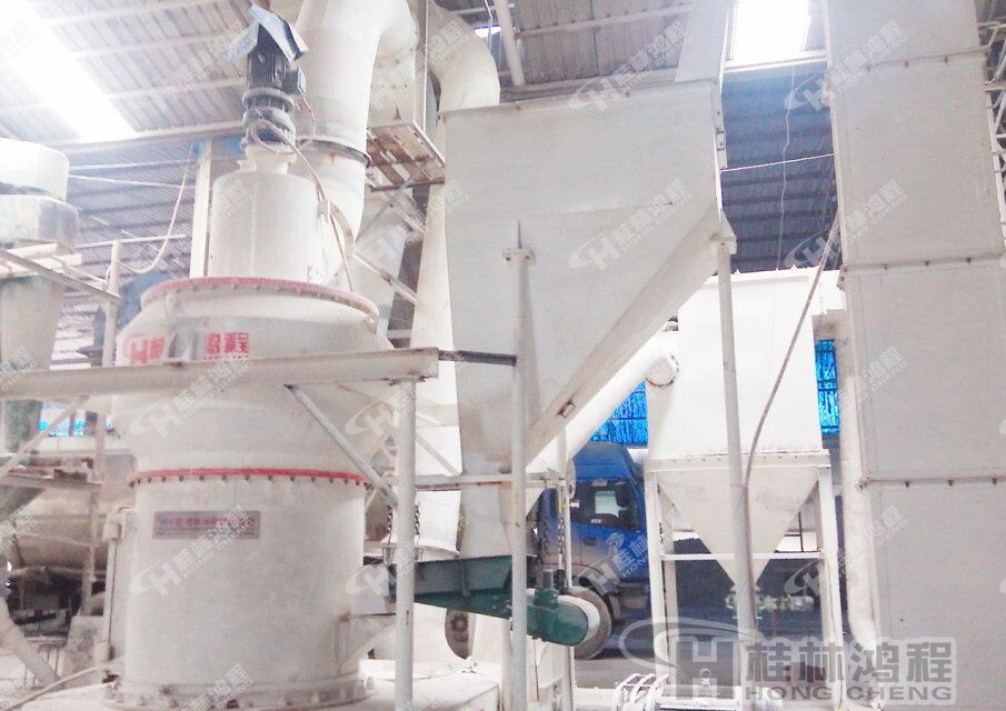 HC1300，325目錳礦石磨粉設(shè)備，錳礦石雷蒙磨粉機配置方案